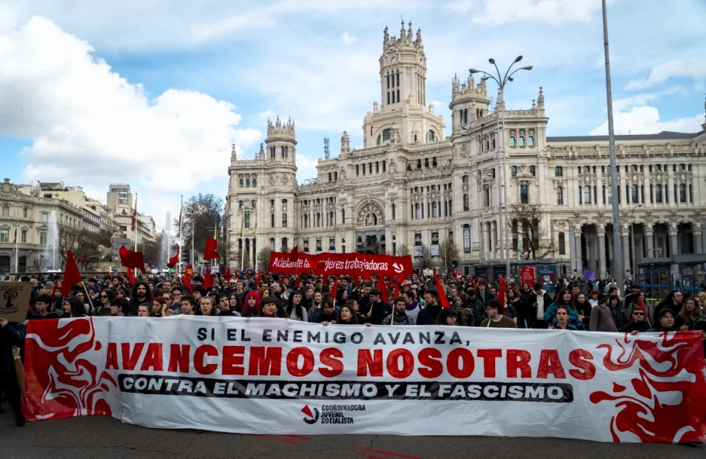 8M: «Si el enemigo avanza, avancemos nosotras»