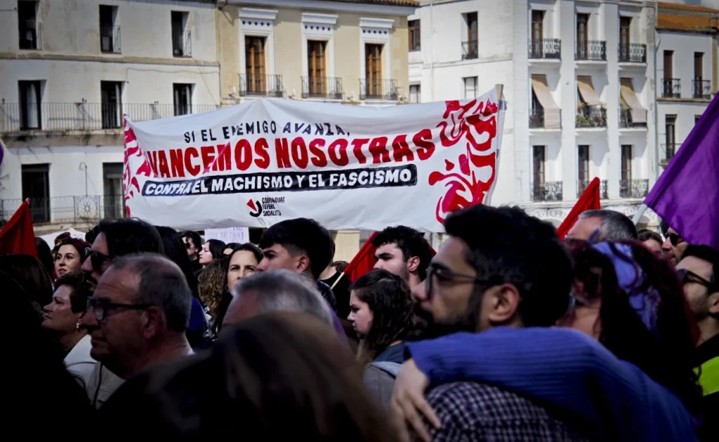 8M: «Si el enemigo avanza, avancemos nosotras»
